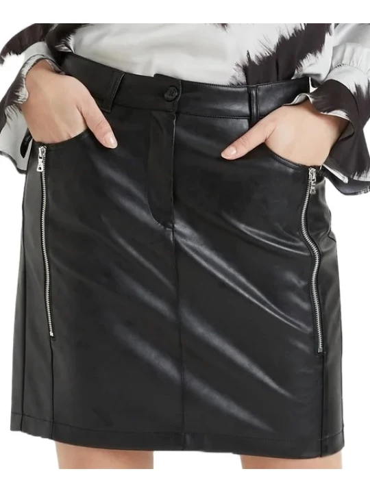 Fitted Mini Black Leather Skirt